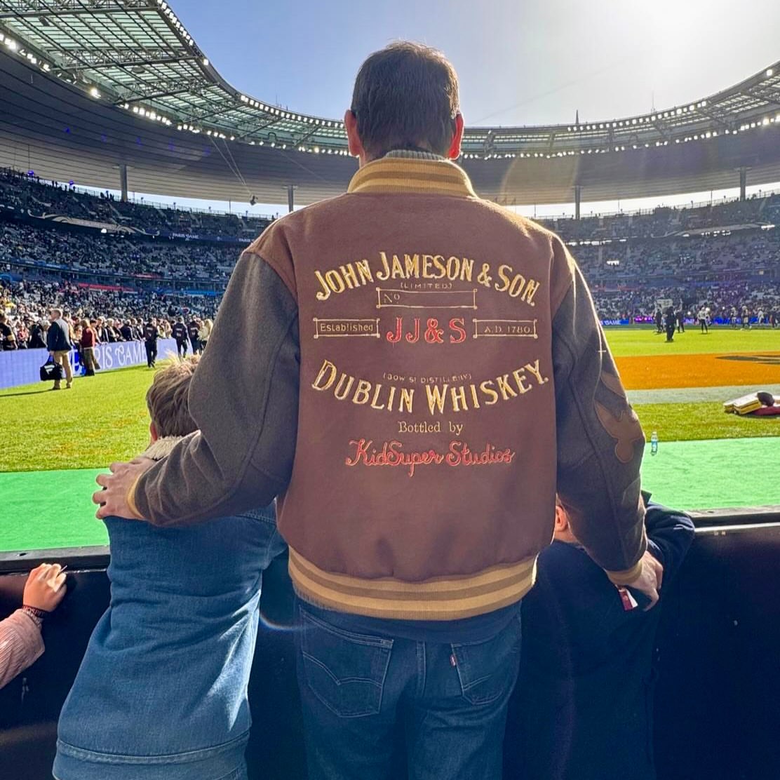 The next generation is ready! 🏈 Family football Sunday at the Stade de France for the very first NFL regular-season game played in our country. Hard to tell who was more excited… A special moment too, knowing that Ja…