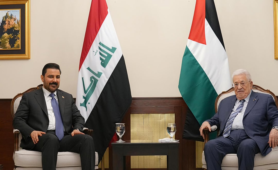التقينا،في العاصمة الأردنية عمان، رئيس دولة فلسطين السيد محمود عباس. وجرى بحث العلاقات الثنائية، واستعراض تطورات الأوضاع في الساحة الفلسطينية والأراضي المحتلة، حيث جددنا موقف العراق المبدئي والثابت إزاء القضية الفلسطي…