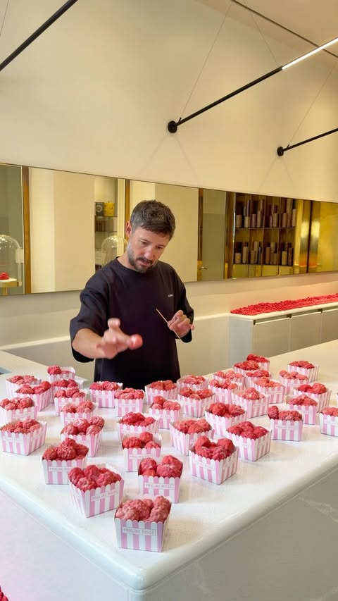Création de la praline rose 💝 #cedricgrolet