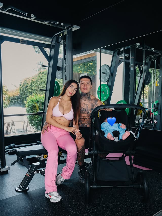 Los amores de mi vida 💙💞 gracias Dios por mi familia y por tantas bendiciones aprendiendo juntos cada día a disfrutarnos esta vida de padres , aunque e tenido errores siempre has estado para mí @manuelaqm__ y eres l…