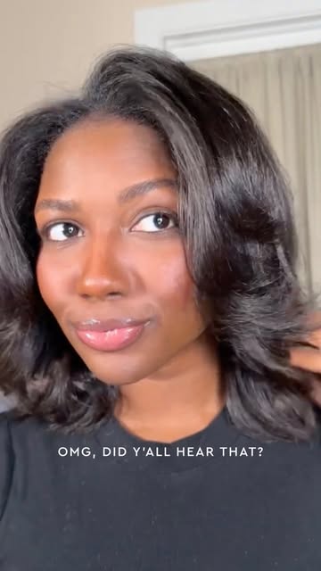 Feel the vibration. ⚡ Everyone’s buzzing about our new Vibrating Flat Iron. Silk press is officially back in the rotation.