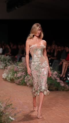 ELIE SAAB Ready-to-Wear Spring Summer 2027 #ELIESAAB #ELIESAABREADYTOWEAR #ESRTW27 #PFW