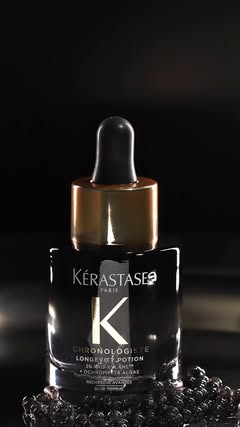 Just like your skin, your hair ages too, and deserves more care. To revive it, your Caviar of Longevity is served. ✨ Meet the Chronologiste Longevity Potion, a high-performance scalp treatment. Powered by 3% Pro-Xylan…