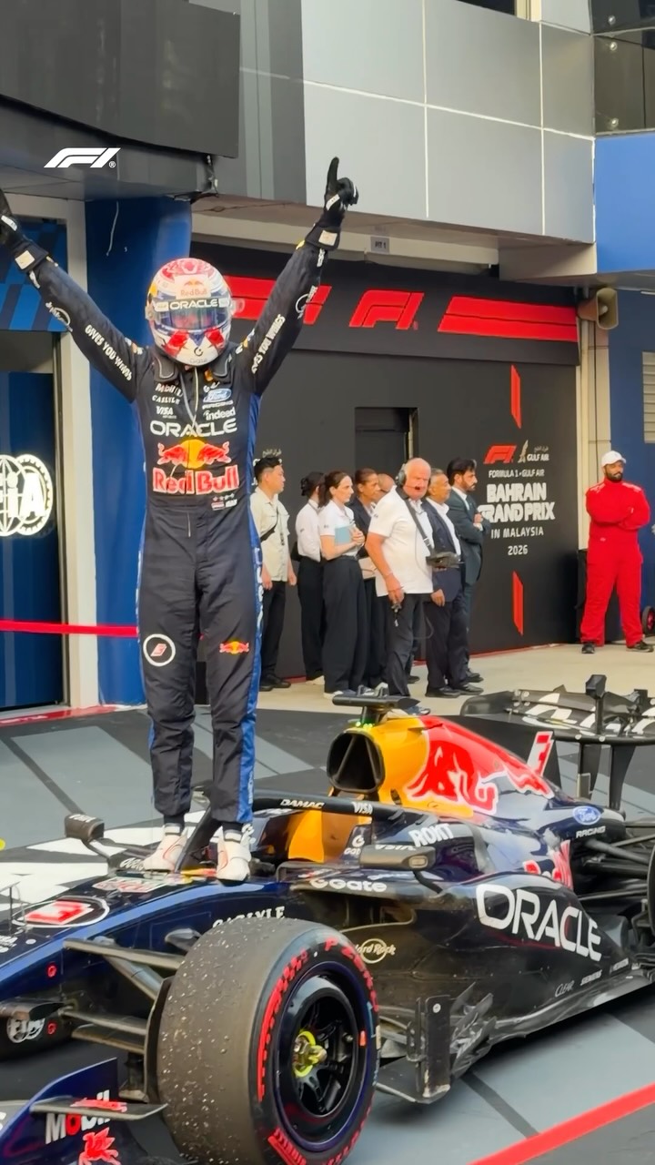 LET’S GO MAX 🔥 #F1 #Formula1 #BahrainGP @maxverstappen1 @redbullracing