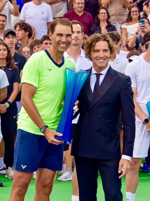 Gracias @davidbisbal por querer acompañarnos en el décimo aniversario de la @rafanadalacademy. Disfrutamos muchísimo de un concierto que para nosotros será inolvidable. Y valoramos mucho el gran esfuerzo que has hecho…