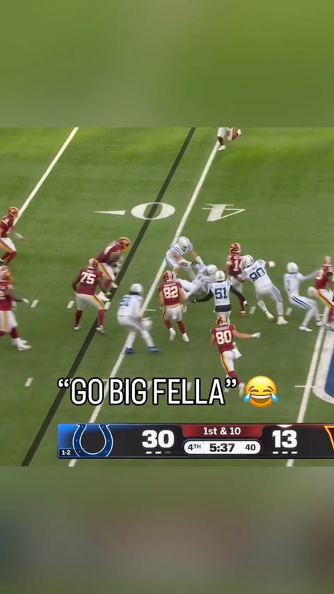 O-LINEMAN WITH THE FIRST-DOWN RECEPTION 🤯 #nflfootball