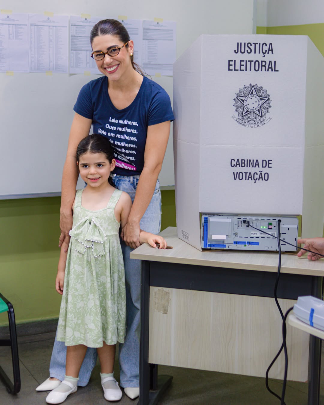 Feliz por poder fazer parte da festa da democracia ao lado das mulheres da minha vida 🙏🏼💖