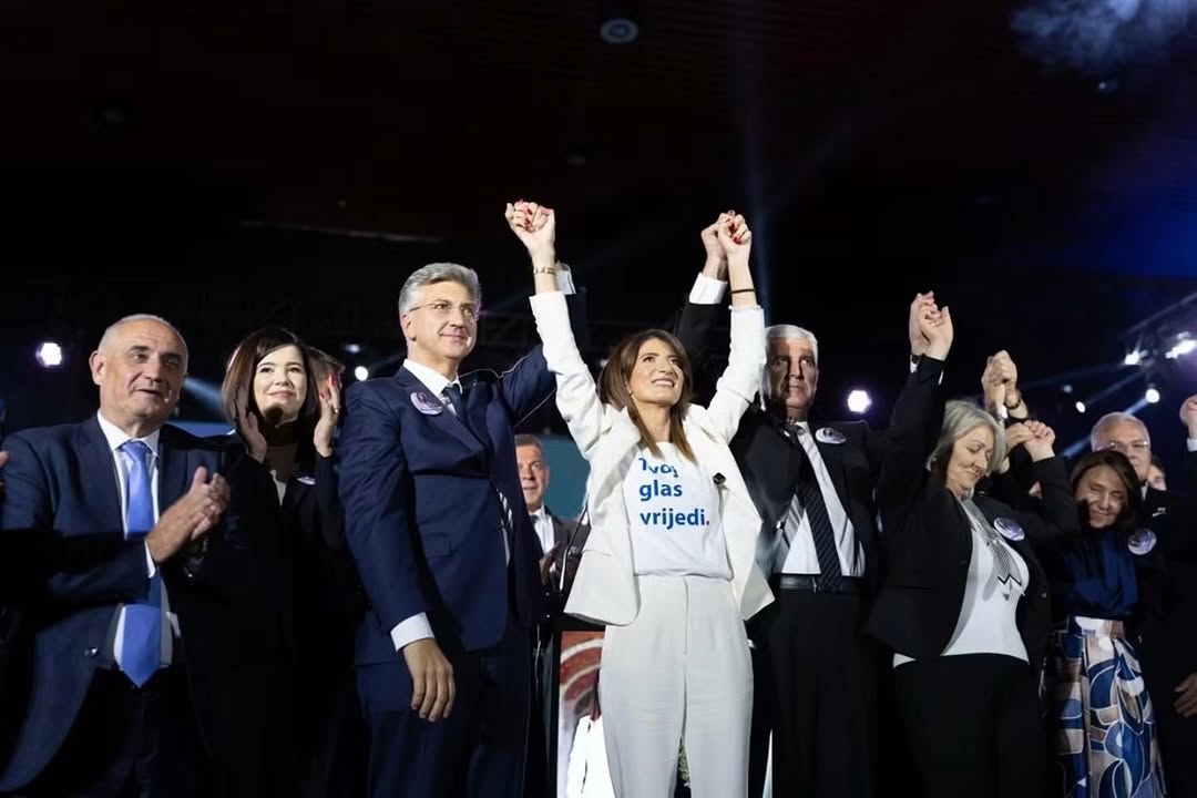 Upravo sam razgovarao s predsjednikom @hdz_bih Draganom Čovićem i s novom članicom Predsjedništva BiH iz redova hrvatskog naroda @darijana_filipovic. Čestitao sam Darijani na sjajnoj kampanji te uvjerljivoj i zaslužen…