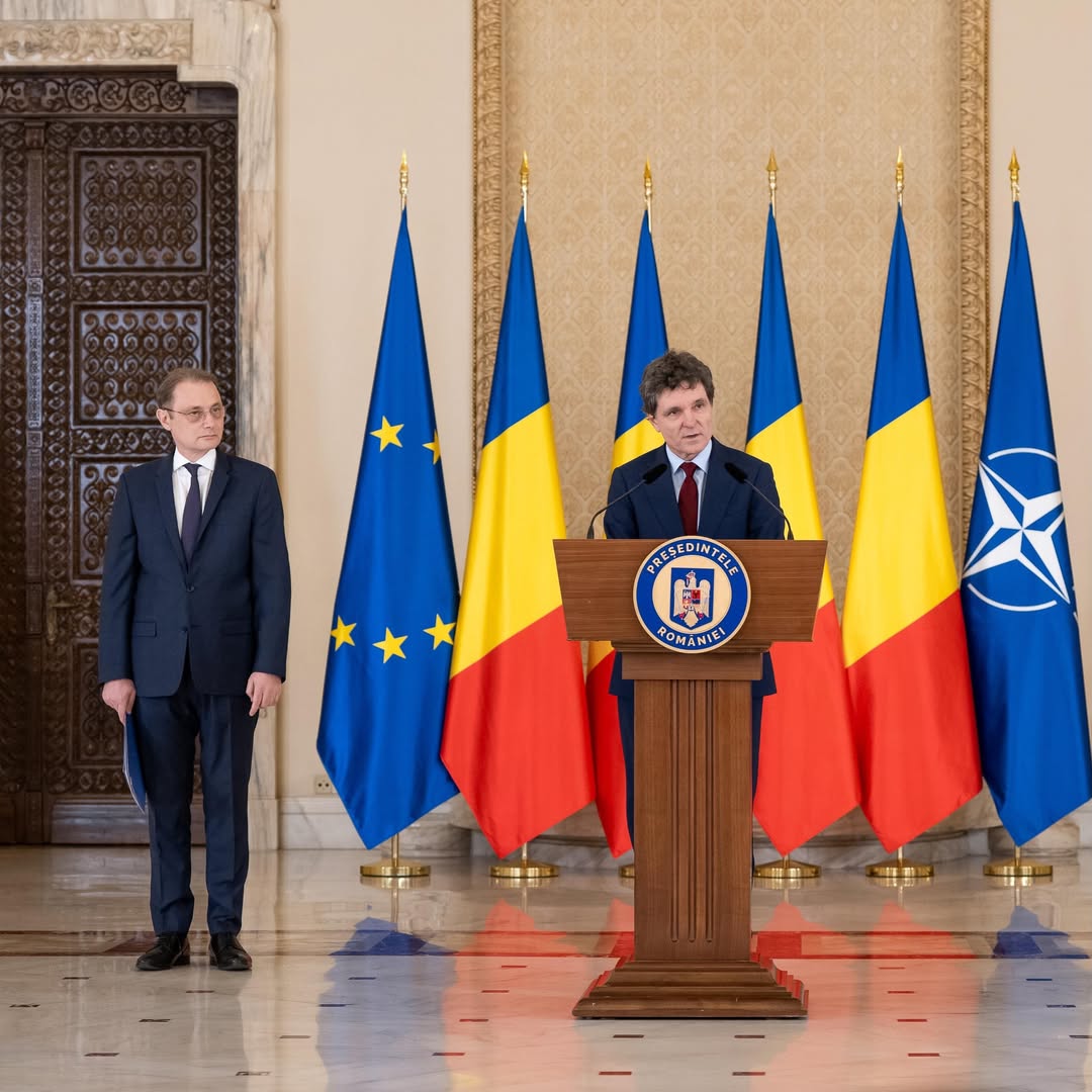 Propunerea mea pentru funcția de prim-ministru este Luca Niculescu, un om care, ca diplomat, știe să armonizeze poziţii diferite. În ultimii patru ani, domnul Niculescu s-a ocupat de procesul de aderare a țării noastr…