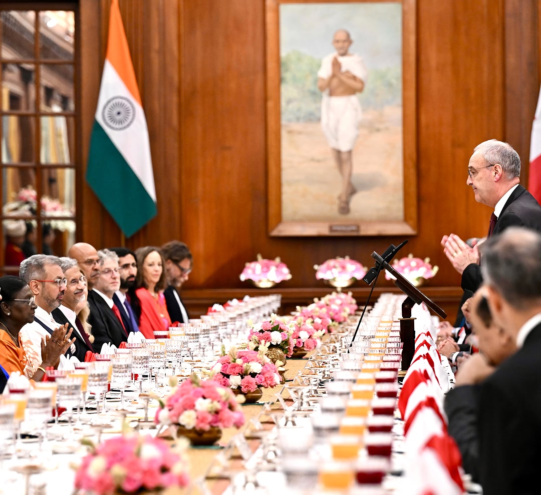 La première journée de mon séjour en Inde s’achève par un banquet d’État offert par la présidente indienne Droupadi Murmu @presidentofindia.