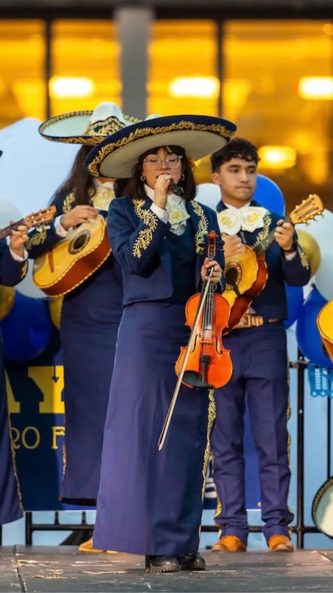 It started with a few students from Texas who just wanted to keep playing the music they grew up with. 🎺 30 years later, that music is still bringing people together. Founded in 1995, @MariachiND has grown from a sma…