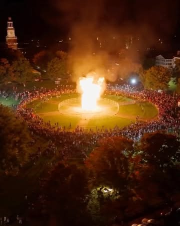 you were glowing this weekend 💚 📸: @robertgillphoto, @klenhart, and @sophiascull '25