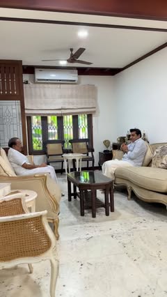 ഔദ്യോഗിക തിരക്കുകൾക്കപ്പുറം, സ്നേഹവും സന്തോഷവും നിറഞ്ഞ ഒരു കൂടിക്കാഴ്ച. വ്യവസായ, ഐ.ടി., എ.ഐ. വകുപ്പ് മന്ത്രി പി.കെ. കുഞ്ഞാലിക്കുട്ടി സാഹിബിനൊപ്പം ചില നിമിഷങ്ങൾ. #AKShaji #pkkunhalikutty #myG #ITminister