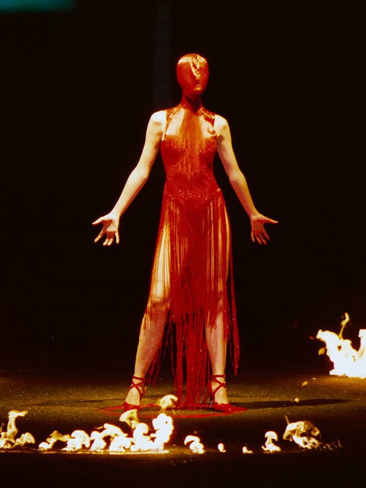 Alexander McQueen is honoured to support The 90s: Art and Fashion, a landmark exhibition at Tate Britain (@tate), curated by Edward Enninful OBE (@edward_enninful). Founded in London in 1992, Alexander McQueen emerged…