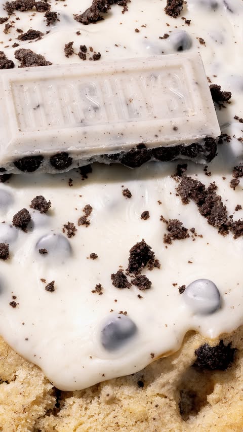 Send this to the first J in your contacts. They owe you a White Drop Cookie ft. HERSHEY’S Cookies ‘n’ Creme. 🍪 #Crumbl