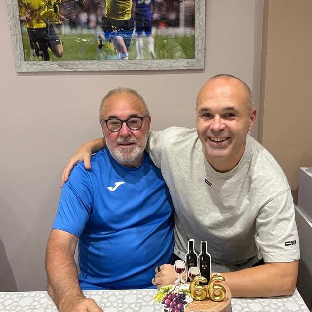 Para el mejor!! Feliz cumple, padre! Cada momento a tu lado es especial! Te quiero mucho!!! Gracias por todo siempre!!! ❤️🥳