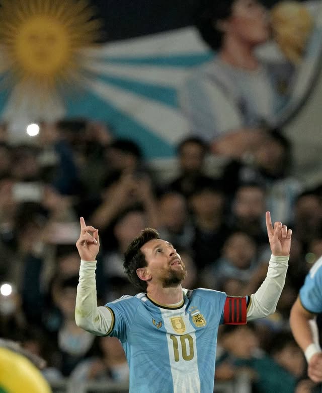 One last dance for a special person & player that achieved everything and became the Greatest 🩵🤍 A night to celebrate everything Leo gave to his country and to go out in a way he and his family deserves 🩵🤍 ¡Felici…