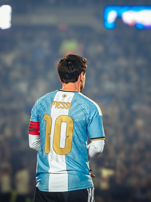 10 🇦🇷 ♾️ @leomessi