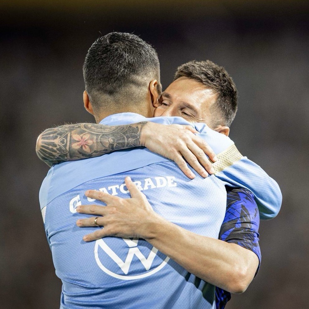 Gordo, hoy dejás un legado lleno de récords, de grandes momentos y de recuerdos imborrables como jugador de tu Selección. Marcaste la historia del fútbol sudamericano y el fútbol mundial. Allá donde fuiste dejaste tu …