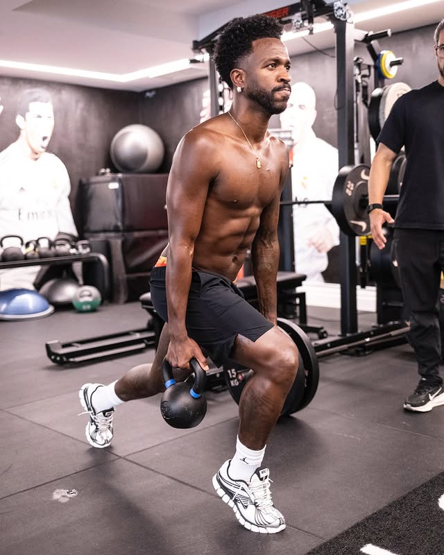 🧗🏾‍♂️🔙