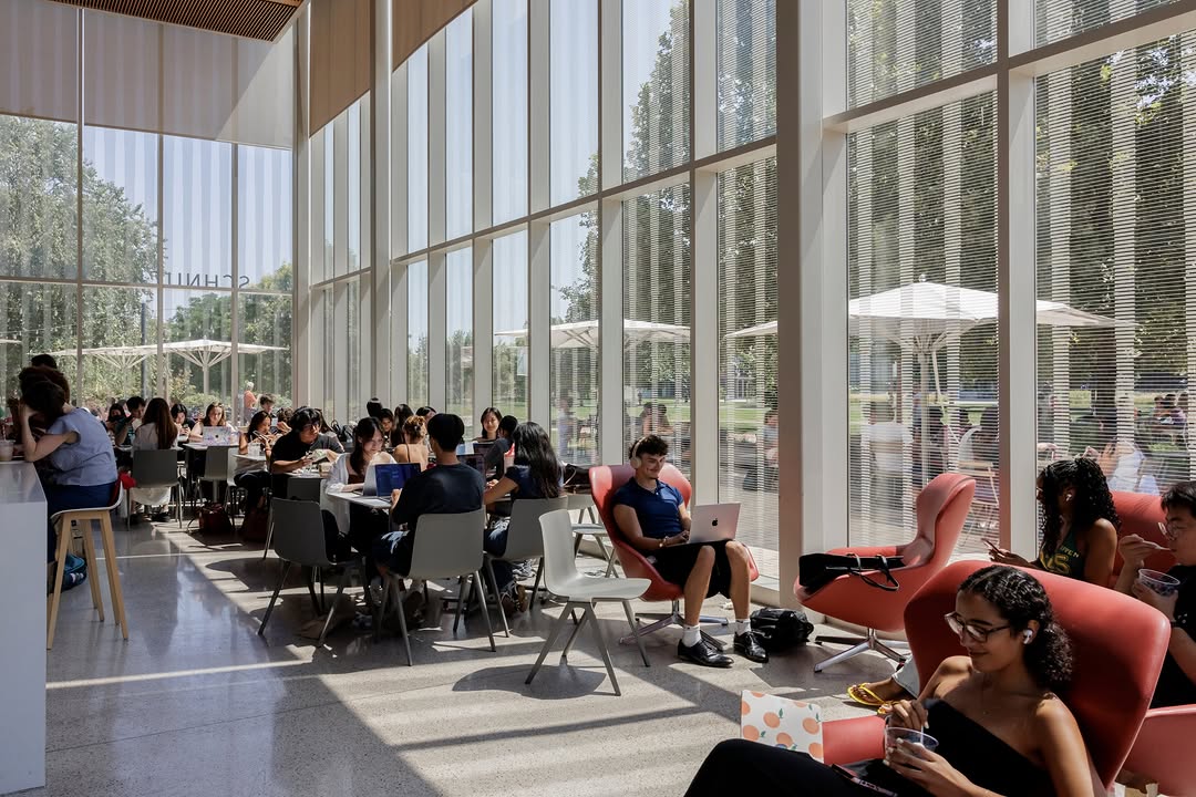 And just like that we’re back. Welcome back, Bears! Here’s to falling back into campus life, staying balanced and making the most of the weeks ahead. ❤️🐻💚 #WashU #campus #collegelife