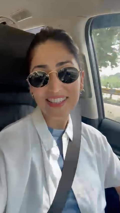 Our favourite heera, @yamigautam just made our 18th that much sweeter! Thank you ✨🥰 . . . . . . . . #CaratLane #Diamonds #Birthday #18PreciousYears