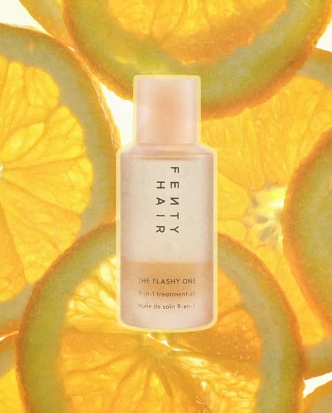 When the shine smells as good as it looks🍋💐 Our Flashy One Treatment Oil is drippin’ with reparative benefits to lock-in moisture + reduce breakage with up to 450° of heat protection! Find the ✨shinin’✨ touch to you…