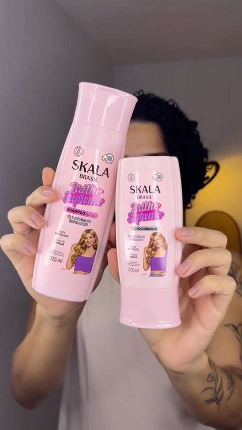 🌟 A linha Brilho Supremo Skala Brasil foi desenvolvida para nutrir profundamente e revelar um BRILHO INCRÍVEL! 💫 Sua fórmula combina Ácido Glicólico e Óleo de Patauá para entregar até 72 HORAS de efeito espelhado e …
