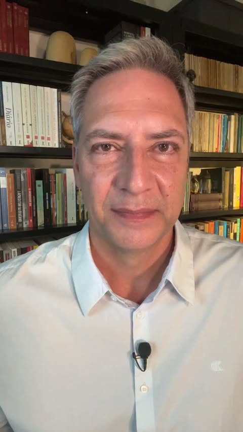 Qual é a mentira mais delirante que a campanha do Lula tá tentando propagar? Segundo os petistas, se o Flávio Bolsonaro for eleito, ele vai: 1) PRIVATIZAR AS PRAIAS 2) VALIDAR A ESCALA SETE POR ZERO (SEM DIA DE FOLGA)…