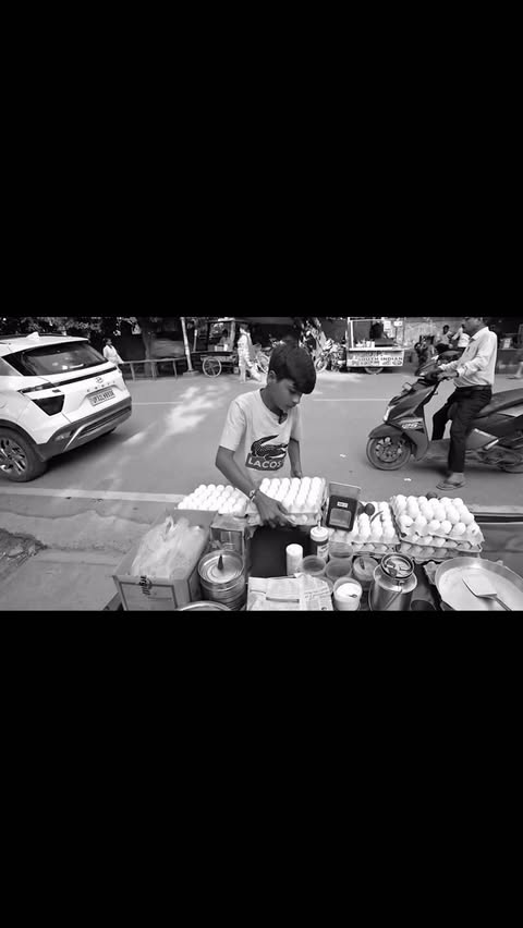 Kabhi-kabhi naya product banane ki zarurat nahi hoti… Bas purani cheez ko aise ghumao, ki log usse pehchaan hi na paaye👀 Anda wahi Lakdi wahi Namak wahi Badla sirf tareeka aur market ne usse “naya” maan liya Sabse cr…