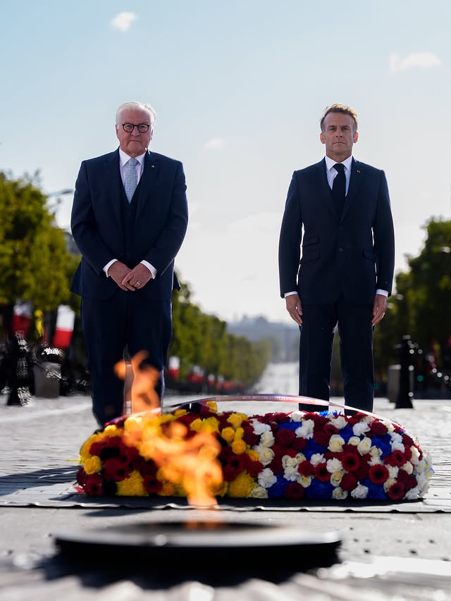 La France et l’Allemagne savent le prix de la guerre, l’exigence de la réconciliation et la valeur de la paix. Scellée dans l’Histoire, notre amitié est notre force et une promesse pour toute l’Europe. Bienvenue en vi…