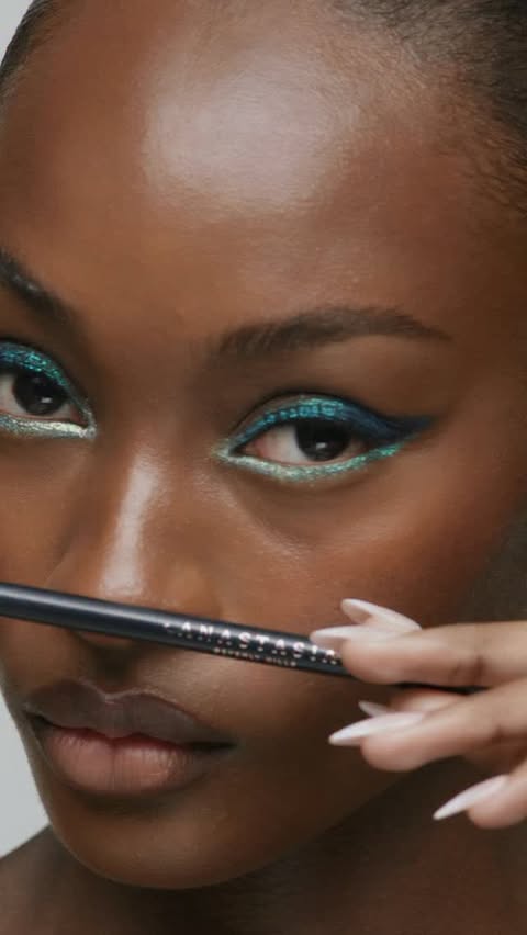 SUPER-FINE. SUPER-PRECISE. SERIOUSLY LONG-WEARING. Model wearing shades: Deep Current. Seaglint. Ghostbeam. 12-hour wear. Waterproof. High-impact color. Precision that doesn’t budge.