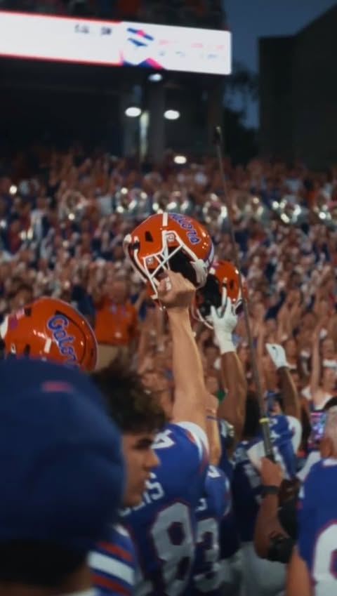 there’s no place like home🧡💙