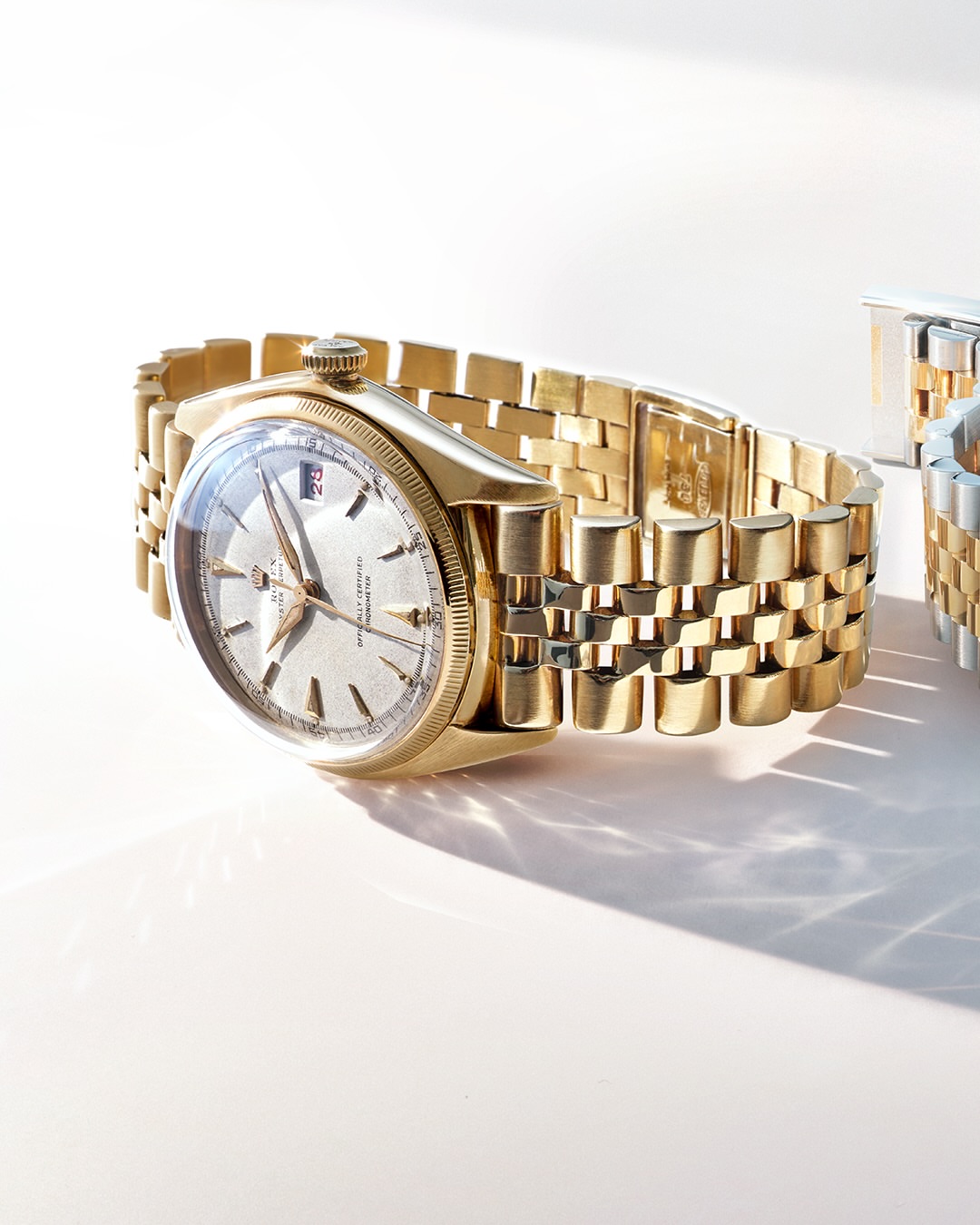 The Datejust. Seizing the date since 1945. The first self-winding waterproof wristwatch to display the date in a window at 3 o’clock. Always evolving through our latest innovations, it retains the defining aesthetics …