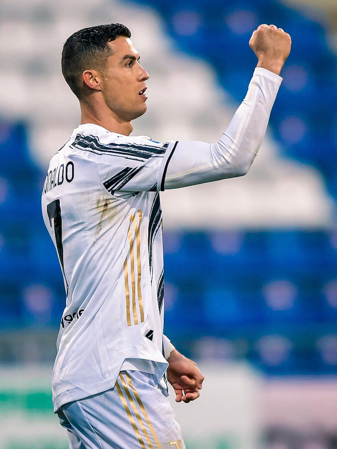Cagliari next. But first, a Cristiano classic 🎩⚽