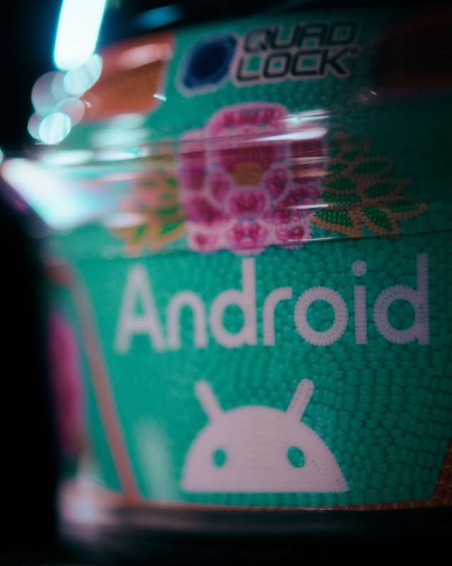 When Android brings together two worlds, we create something you've never seen before 👀 Check out Oscar's hand-beaded Peranakan helmet, and meet the artists who made it 🧑‍🎨 Nothing here is just decoration. Every mo…