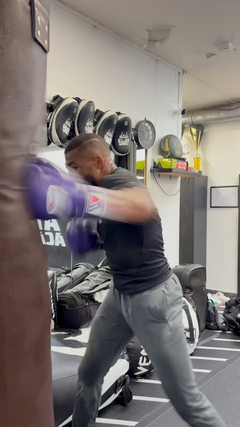 Pas de bruit, juste du travail. 🥊
