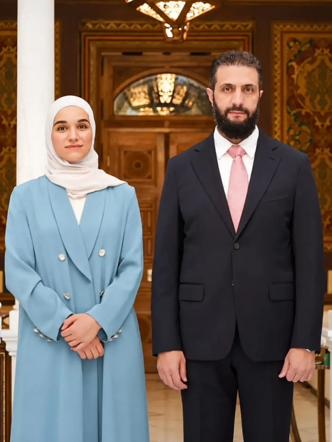 من لقاء فخامة السيد الرئيس أحمد الشرع وعقيلته السيدة لطيفة الدروبي، يوم آمس في قصر المهاجرين بدمشق، السيدة هالة شكري القوتلي، ابنة الرئيس الراحل شكري ‏القوتلي، والسيدة إلهام محمد العايش، ابنة الوزير الأسبق محمد العايش…