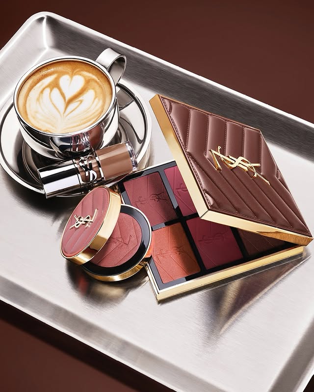 Consider your fall look perfected. COUTURE Face Palette in Brewed Reflections. MAKE ME BLUSH Powder Blush N°38 Velvet Latte. YSL LOVESHINE Gloss N°13 Cold Brew Craze. #YSLBeauty #YSLMakeup #FallMakeup