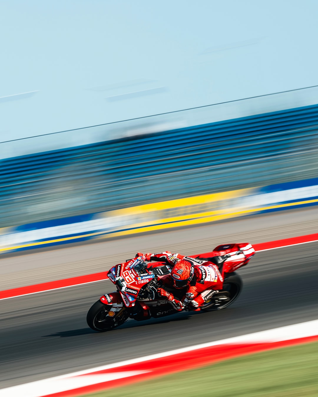 Friday’s work done. Ready for the weekend ✊