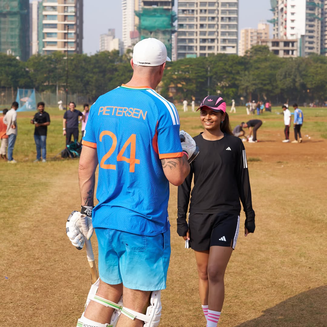 KP x SP 🔥 @kevinpietersen and @shreyanka_patil31 linked up on the Mumbai maidans 🙌 @googlegemini