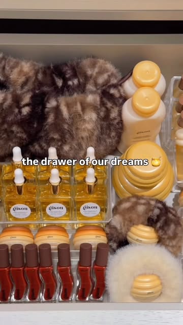 A new flavor has arrived 🍮 @gisou’s NEW Crème Brûlée Honey Glaze Collagen Therapy Lip Mask and Honey Infused Hair Perfume will be here 10/13 🍯‌