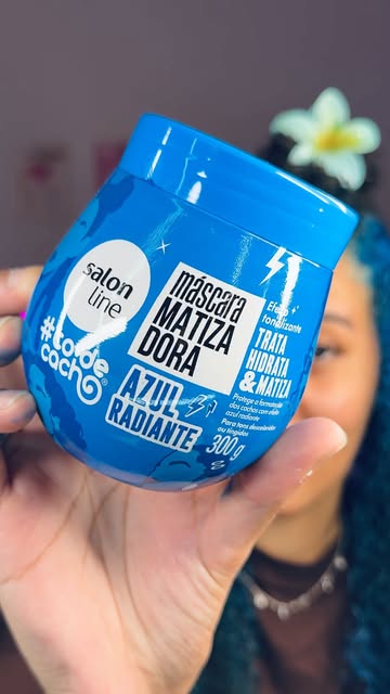 testando a nova matizadora azul radiante✨🩵 ela é lançamento da @salonlinebrasil @todecacho , trata, hidrata e matiza protegendo a formação dos cachos com efeito azul radiante.💙 #salonline #oneSL #publiSL #cachos #ca…
