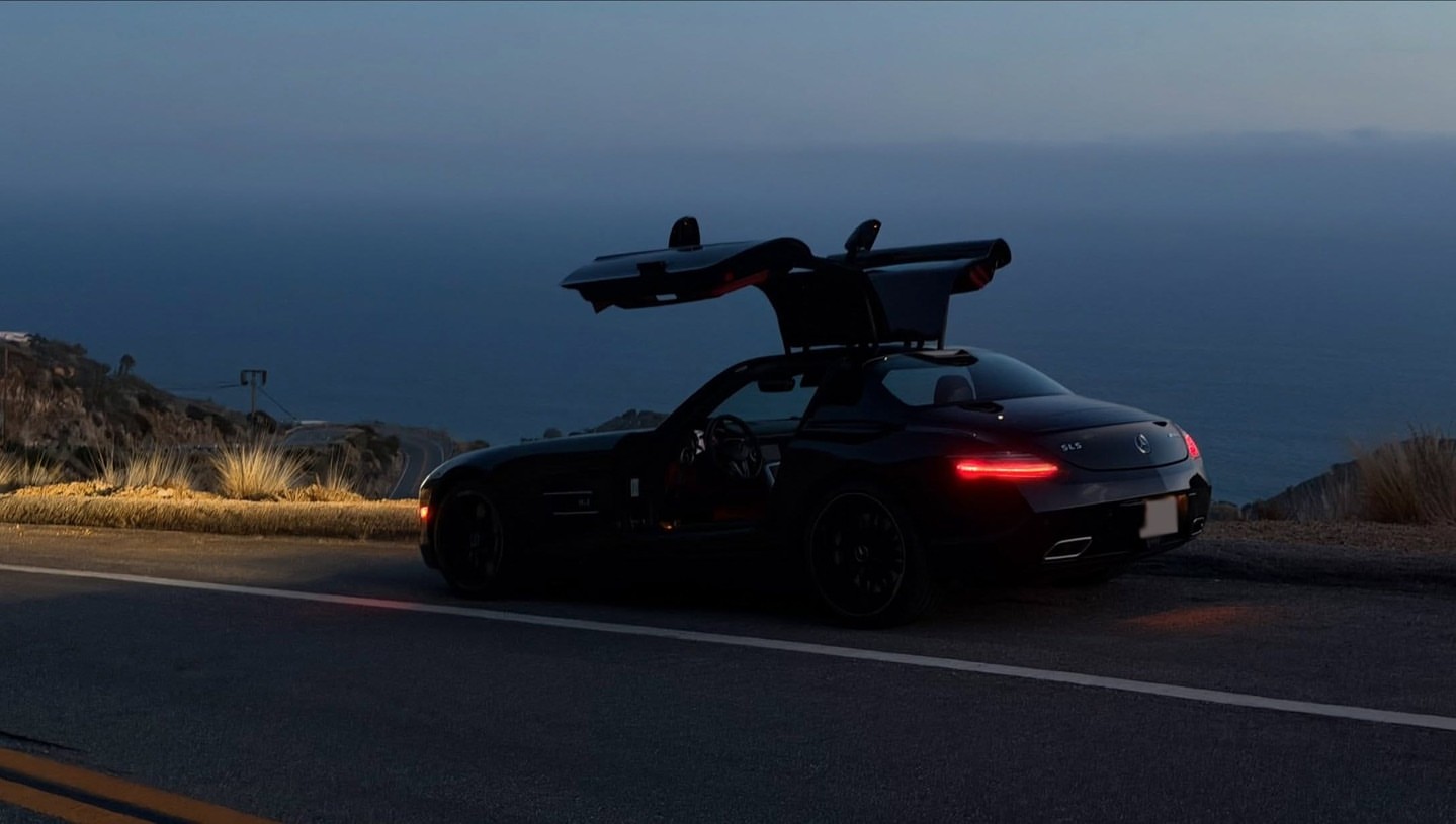 A timeless silhouette, caught in the last light. 📷 @journistdi for #MBfanphoto #MercedesBenz #WelcomeHome #140YearsOfInnovation #MBclassic
