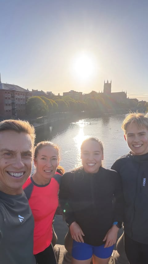 Perheviikonloppu Englannissa. Aamulenkki on aina hyvä idea. Familjeveckoslut i England. Skönt att pusta ut lite. Family weekend. Morning run in Worcester. Lovely day for it.