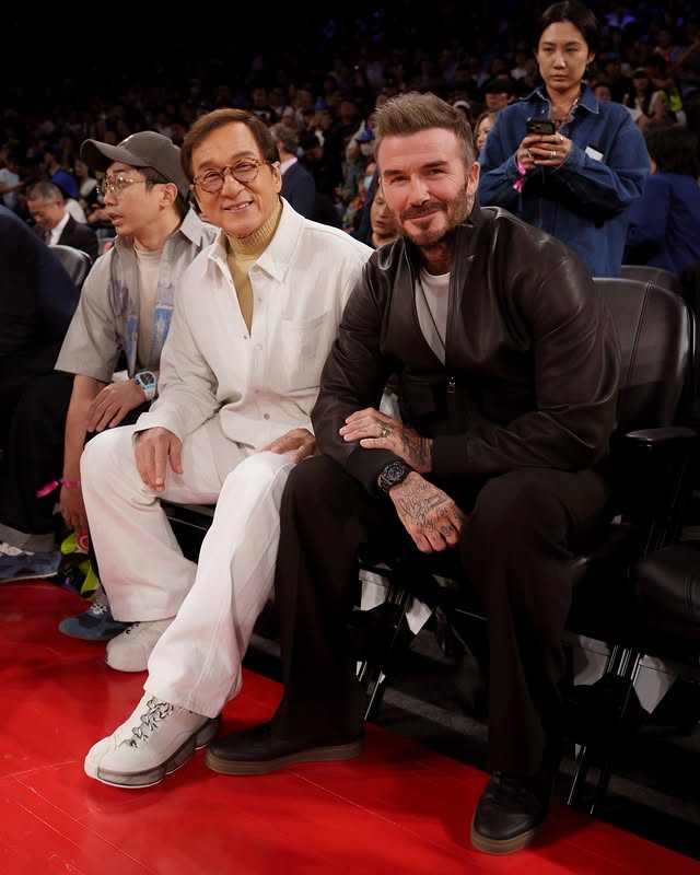 Back with the legendary @jackiechan… Night one of the @nba China Games ❤️🏀 @thevenetianmacao