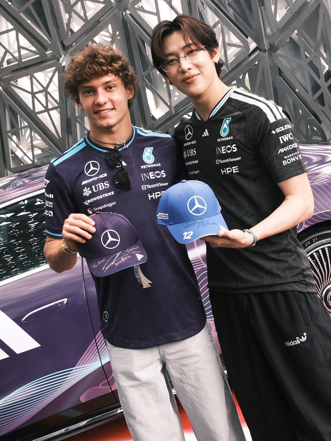 Singapore is HOT🔥 #F1 #adidasMotorsport @adidasthailand @adidassg @adidasmotorsport @mercedesamgf1 @mercedesbenzsg @mercedesamgmotorsport @f1