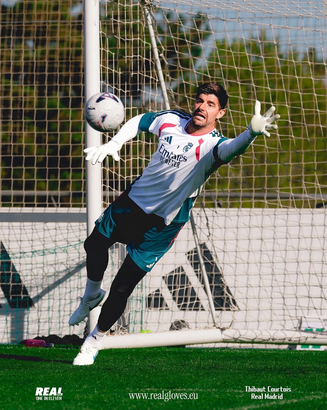 🧤 MATCHDAY | THIBAUT COURTOIS IS BACK! 🤍 Today, @thibautcourtois returns to his first love in goalkeeping: Real Goalkeeping! A brand he has shared so many great moments and successes with over the years. For his fir…