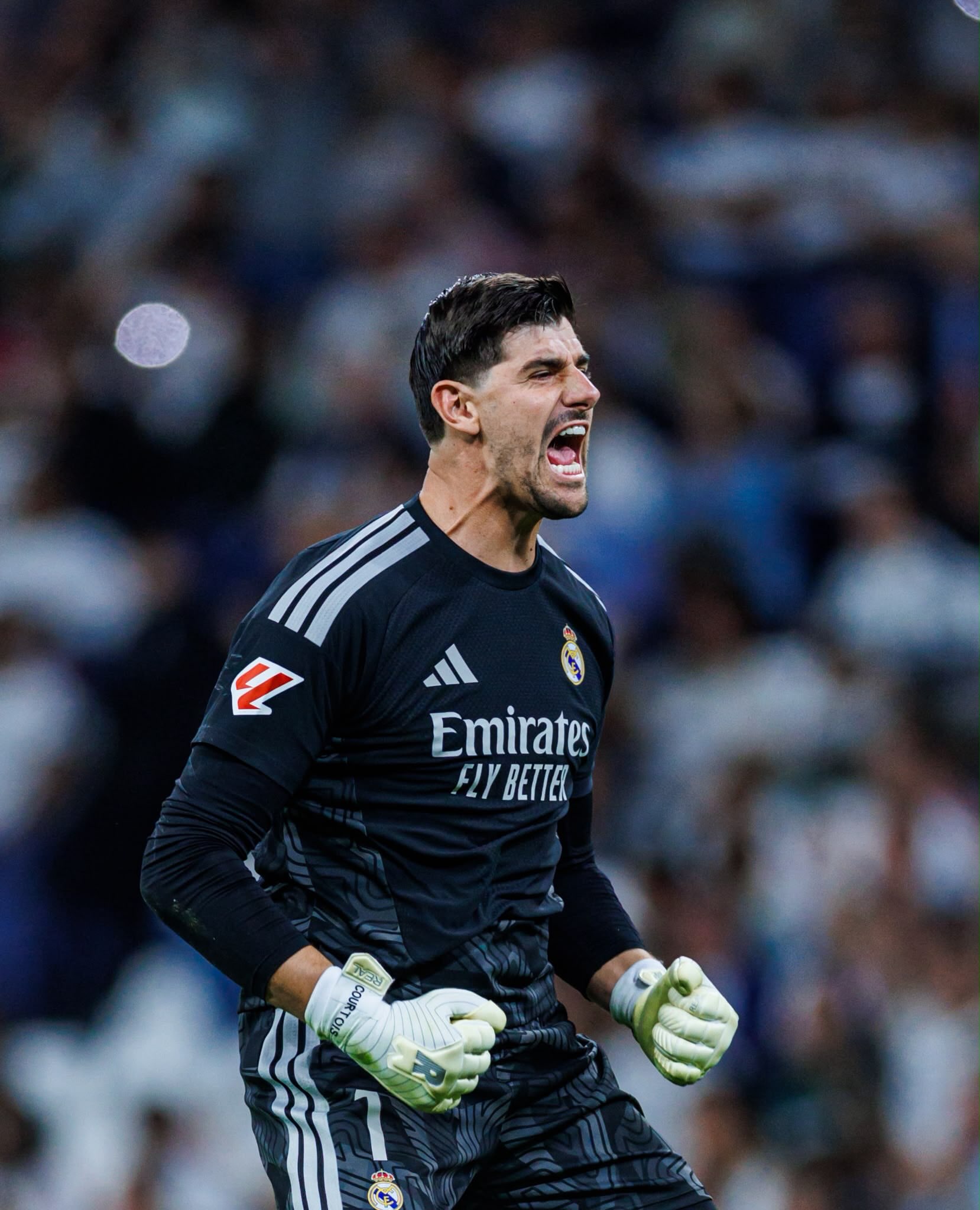 Partido muy duro que hemos sacado adelante. Una gran victoria! 🤍 #HalaMadrid