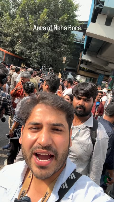 Neha bora ban gai gurillaa 🤣